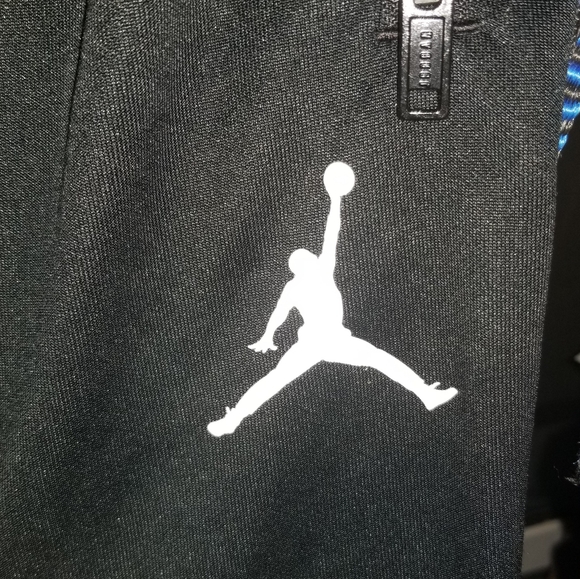 LIKE NEW! Air Jordan Athletic Shorts - Picture 3 of 7